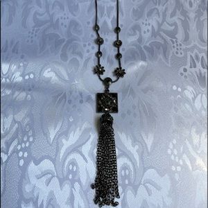 💖 3/$15 Vintage Looking Black Necklace